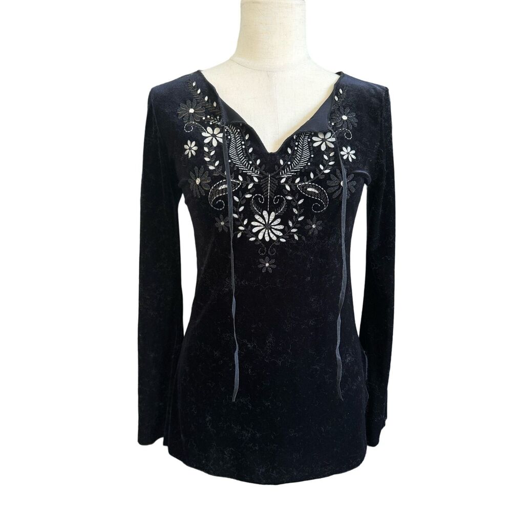 One Womens Witchy Whimsigoth Long Sleeve Black Floral Beaded VNeck Velour Top M
